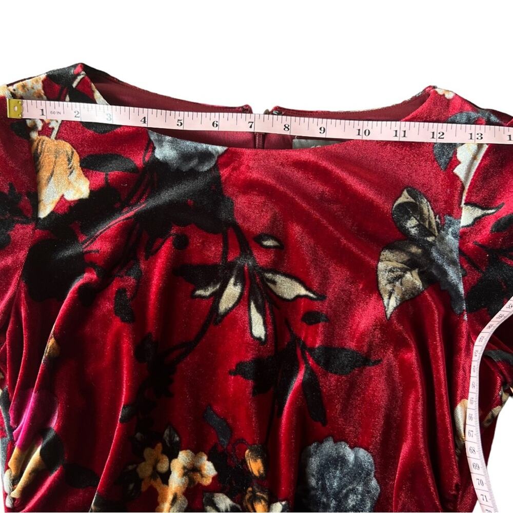 Vince Camuto Velvet Floral Ruched Short Sleeve Dress Size 2 - Picture 10 of 13
